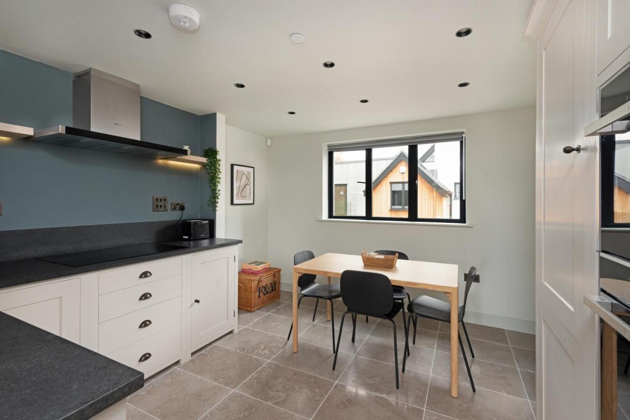 Home With Sea Views Next To The Beach! Whitstable Esterno foto
